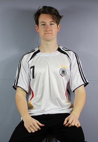 VINTAGE GERMANY FC FOOTBALL SHIRT IN WHITE WITH EMBROIDERED
