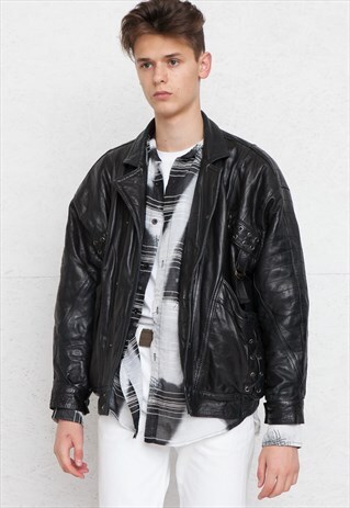 VINTAGE BLACK LEATHER JACKET