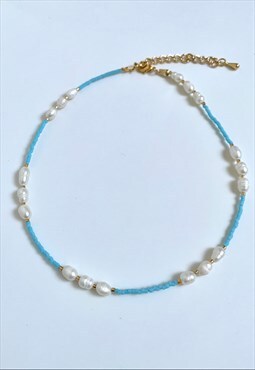 Blue beaded choker necklace with pearls 