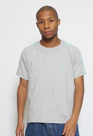 VINTAGE ADIDAS T-SHIRT