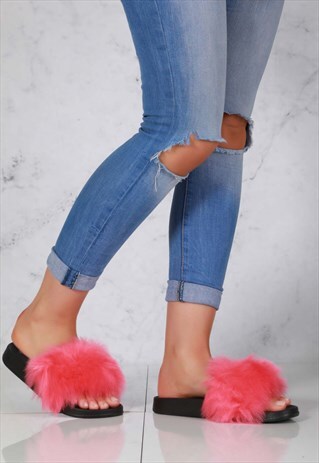 SLIP ON FLUFFY SLIDER IN CORAL