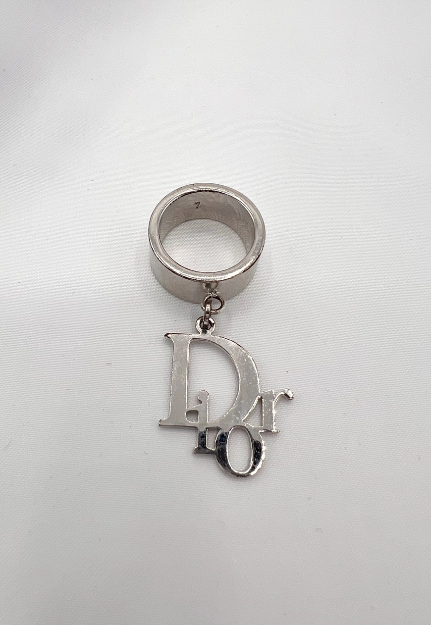 Dior ring deals logo