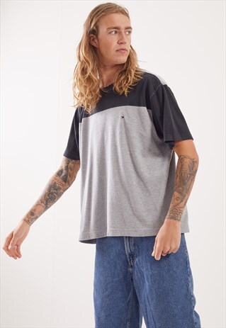 VINTAGE TOMMY HILFIGER T-SHIRT