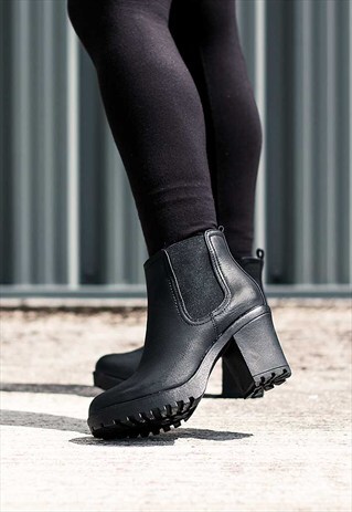YAEL CLEATED SOLE BLOCK HEEL CHELSEA ANKLE BOOTS SHOES
