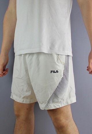 VINTAGE FILA SHORTS IN WHITE WITH POCKETS, PRINTED LOGO AND
