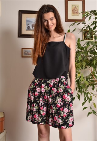 VINTAGE 80S FLORAL PATTERN SHORTS IN PINK AND BLACK