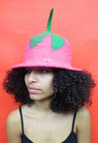 PINK STRAWBERRY FELT HAT