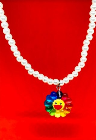 BYKO FLOWER SMILEY CHARM PENDANT IMITATION PEARL NECKLACE