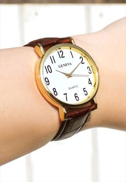 Simple Gold Numbered Watch