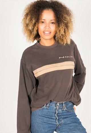 VINTAGE 90S USA NIKE SWEATSHIRT