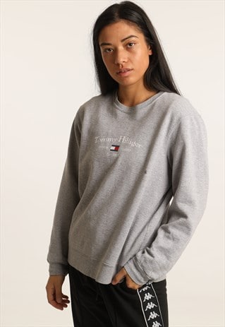VINTAGE TOMMY HILFIGER PRINT SPELLOUT SWEATSHIRT
