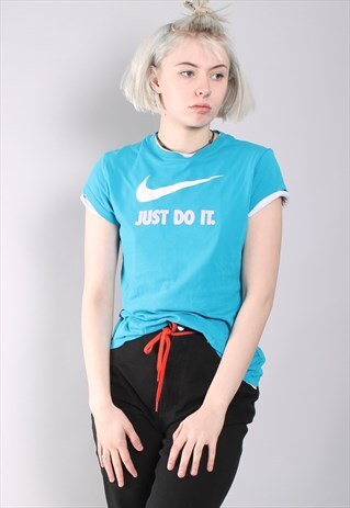 VINTAGE NIKE T-SHIRT