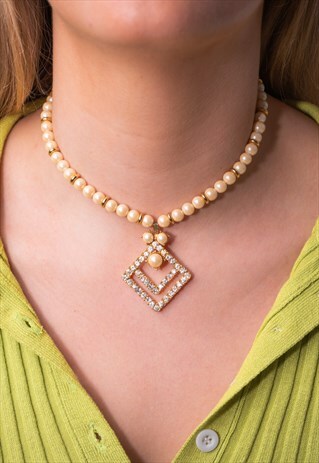 VINTAGE FAUX PEARL & DIAMANTE NECKLACE
