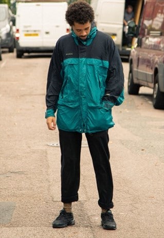 RETRO COLOMBIA PARKA JACKET IN GREEN AND BLACK.