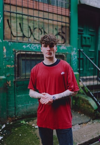 OVERSIZED NIKE EMBROIDERED SPELL OUT T-SHIRT
