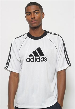 VINTAGE ADIDAS T-SHIRT