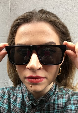 VINTAGE INSPIRED OVERSIZE WAYFARER SUNGLASSES