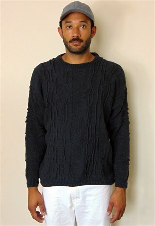 COOGI STYLE 90S MINIMALIST LUXURY FADED BLACK JUMPER LARGE