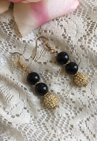 EASTERN PROMISES SWAROVSKI CRYSTAL BLACK GOLD PEARL EARRING