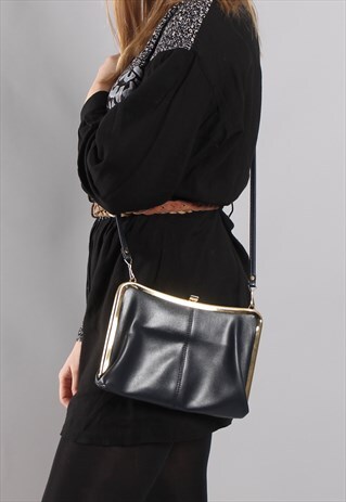 VINTAGE 80S NAVY BLUE GOLD CLASP CLUTCH CROSS BODY BAG