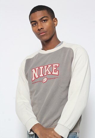 VINTAGE NIKE SWEATSHIRT