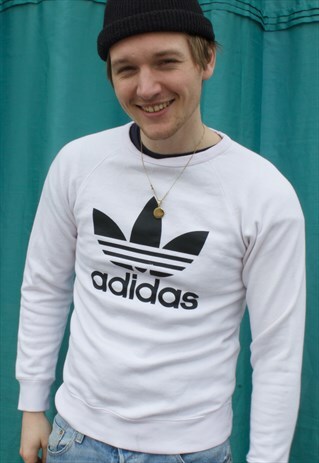 VINTAGE ADIDAS SWEATSHIRT