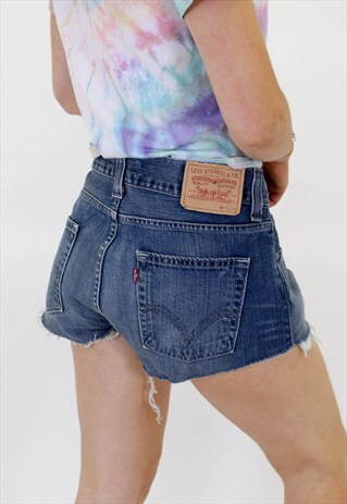 VINTAGE LEVIS DENIM SHORTS