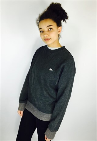 NIKE 90S SWEATSHIRT