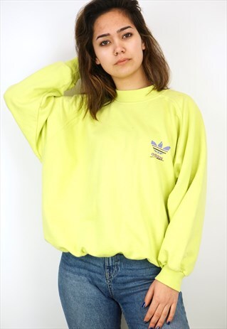 VINTAGE 90'S ADIDAS SWEATSHIRT