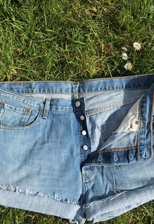 VINTAGE 90'S STONEWASH 501 BLUE LEVI SHORTS