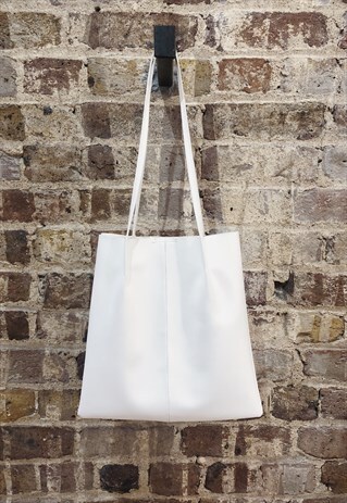IVORY FAUX LEATHER PINCHED STRAP TOTE BAG