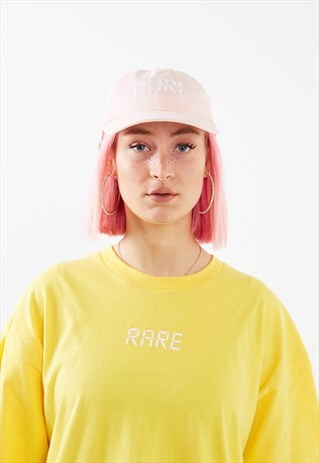 CAP IN PINK WITH WHITE EMBROIDERY