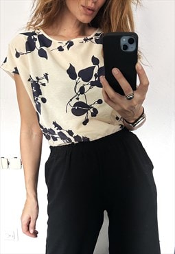 Short Sleeved White Floral Top - Large