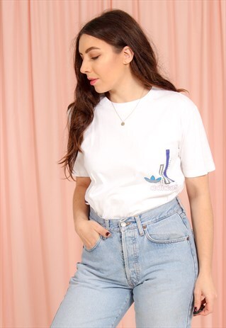 VINTAGE 80S WHITE ABSTRACT PRINT ADIDAS OVERSIZED T-SHIRT