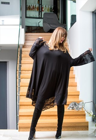 BLACK MAXI DRESS WITH LACE SLEEVES