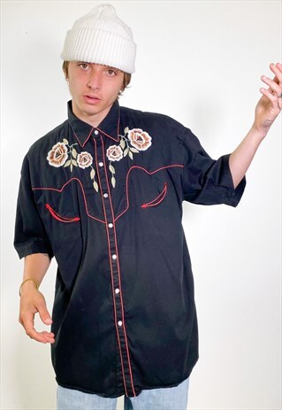 VINTAGE 90S FLORAL EMBROIDERED SHORT SLEEVED SHIRT