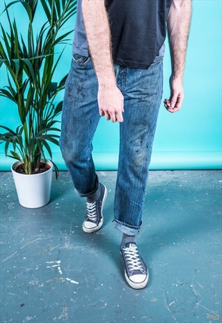 VINTAGE LEVI'S 501 JEANS IN BLUE DENIM WITH PAINT MARKS