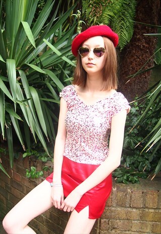 RED MINI SKIRT WITH A SLIT