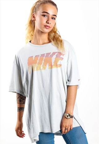VINTAGE NIKE T-SHIRT T254