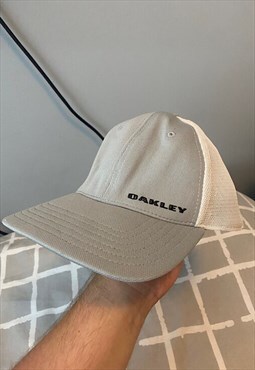 Vintage Oakley grey & white trucker cap 