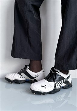 Vintage Y2K cool sleek trainers in white & black