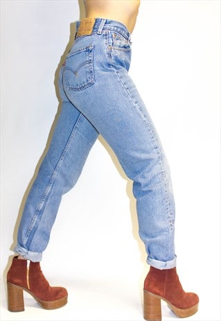 VINTAGE LEVI'S STONEWASH 501 JEANS