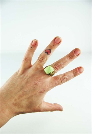 VINTAGE ETHNIC BOHO LIME SQUARE STONE RING -M