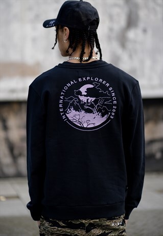 EXPLORER SWEATSHIRT IN BLACK WITH EMBROIDERED BACK DESIGN