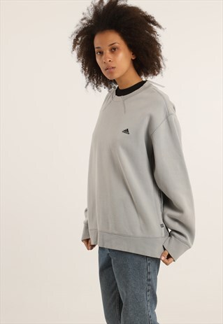 VINTAGE ADIDAS EMBROIDERED LOGO SWEATSHIRT