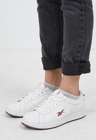 VINTAGE WHITE REEBOK LEATHER TRAINERS