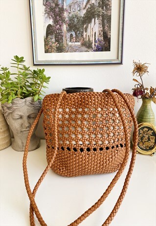 VINTAGE 90S FAUX LEATHER WOVEN CHIC BEACH SHOULDER BAG