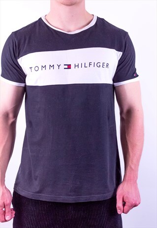 VINTAGE TOMMY HILFIGER SPELL OUT T-SHIRT IN BLACK & WHITE M