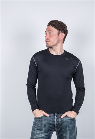 VINTAGE 1990S BLACK NIKE LONG-SLEEVED T-SHIRT