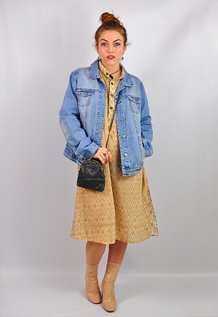 VINTAGE 90S OVERSIZED LIGHT BLUE DENIM JACKET